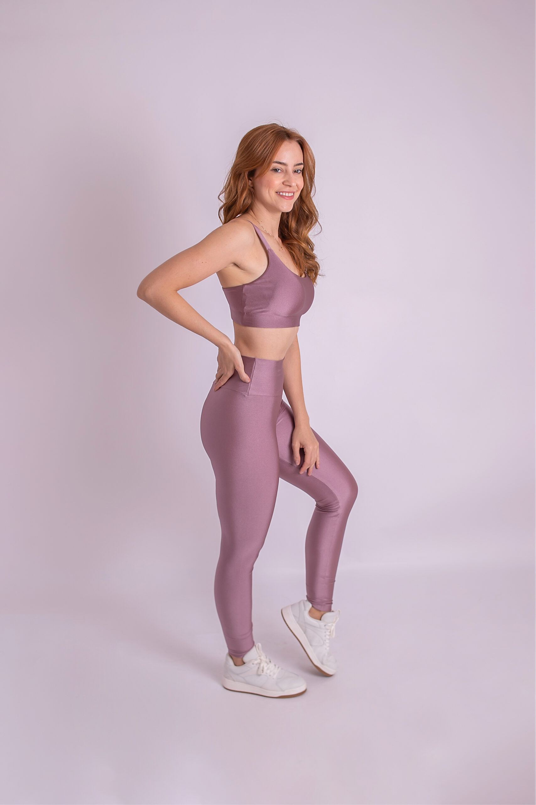 https://usefitness4you.com.br/wp-content/uploads/2023/04/Legging-Glow-top-Essential-Satin--scaled.jpg